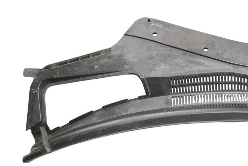 Load image into Gallery viewer, 14-21 Maserati Quattroporte Front Windshield Wiper Cowl Vent Cover Panel Oem