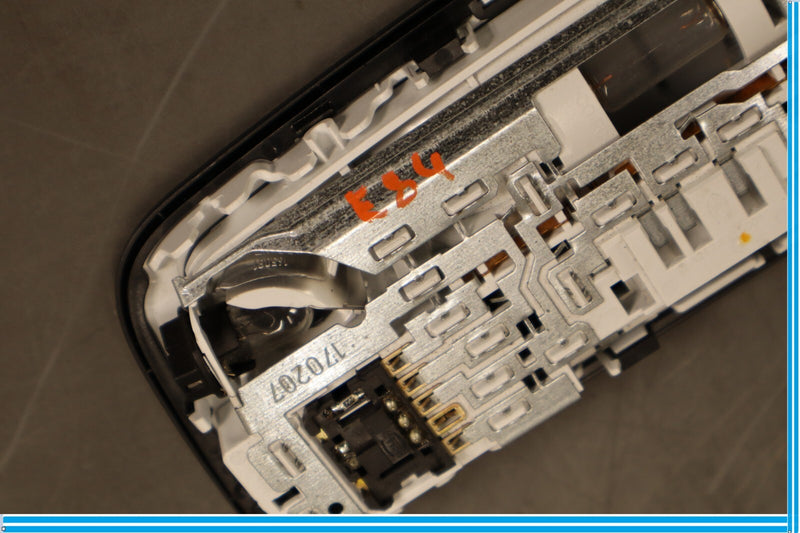Load image into Gallery viewer, 14-16 MERCEDES W212 E-CLASS REAR OVERHEAD DOME LIGHT LAMP 2128205001 OEM