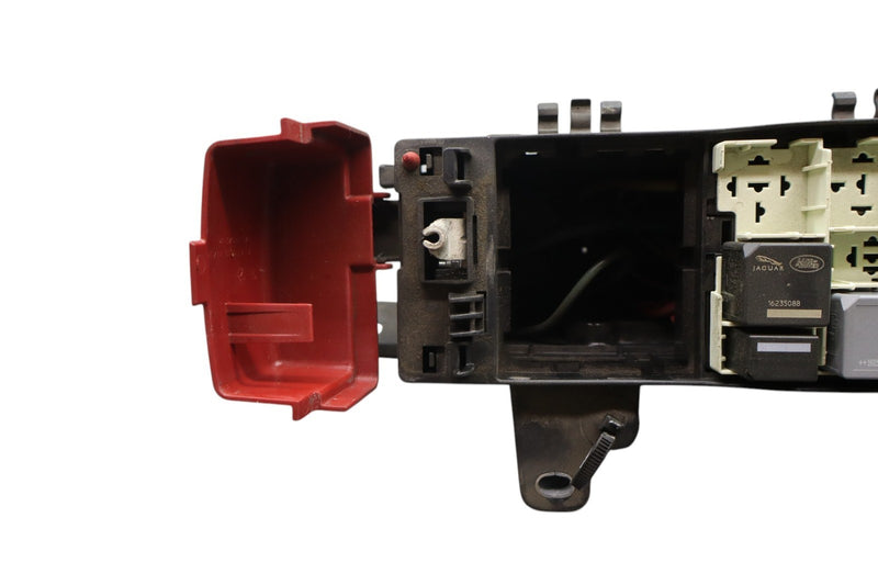 Load image into Gallery viewer, 17-20 Jaguar XE X260 Front Engine Bay Fuse Relay Box Junction Block Oem