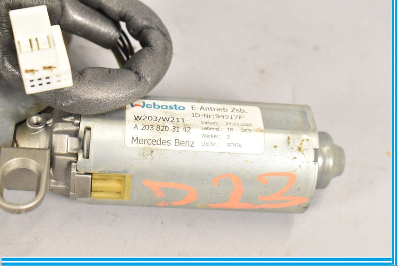 Load image into Gallery viewer, 01-11 Mercedes E320 C240 CLS550 CLS55 AMG W219 Sunroof Moonroof Window Motor Oem