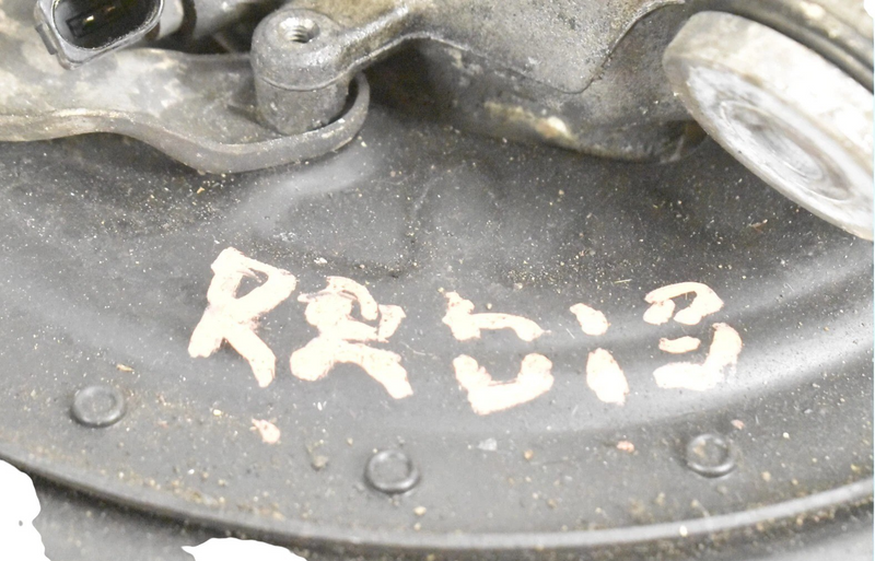 Load image into Gallery viewer, 03-12 Bentley Continental Rear Right Passenger Spindle Knuckle Hub 3D0615612 Oem