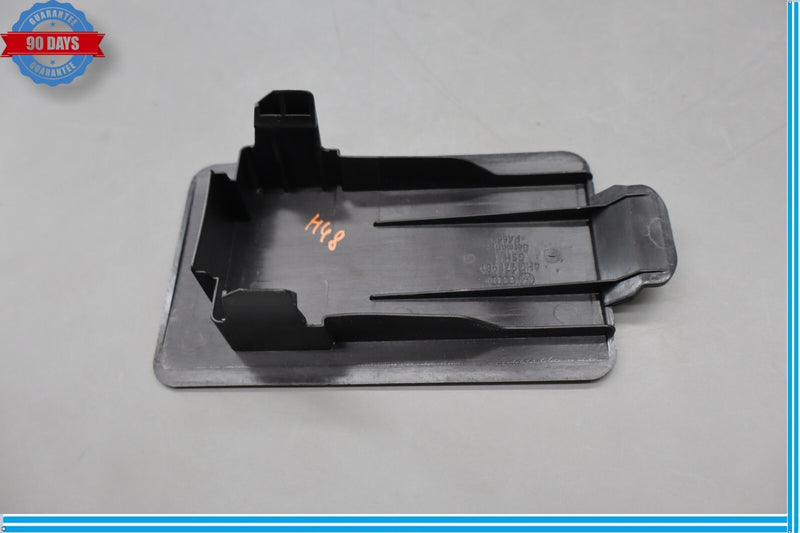 Load image into Gallery viewer, 11-18 Audi A8 Quattro S8 Front Left Driver Side Connector Housing Cover Cap Oem