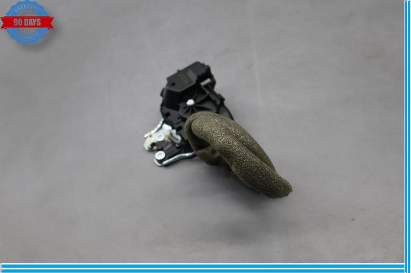 Load image into Gallery viewer, 08-17 Mercedes W207 C250 SLK350 Trunk Lid Latch Lock Actuator 2047500485 Oem