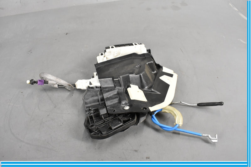 Load image into Gallery viewer, 14-18 Mercedes CLA250 C117 Rear Right Passenger Side Door Lock Dust Cover Oem