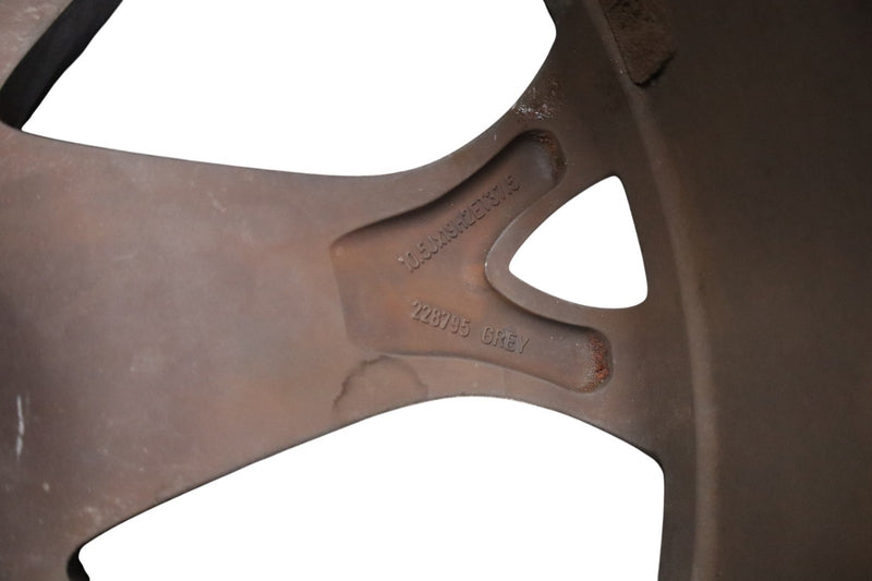 Load image into Gallery viewer, 08-19 Maserati Quattroporte Granturismo 19" Rear Wheel Rim 10.5Jx19H2 228795 Oem