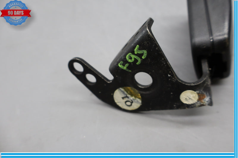 Load image into Gallery viewer, 08-14 Mercedes C300 C350 W204 Rear Right Seat Belt Seatbelt Buckle Oem