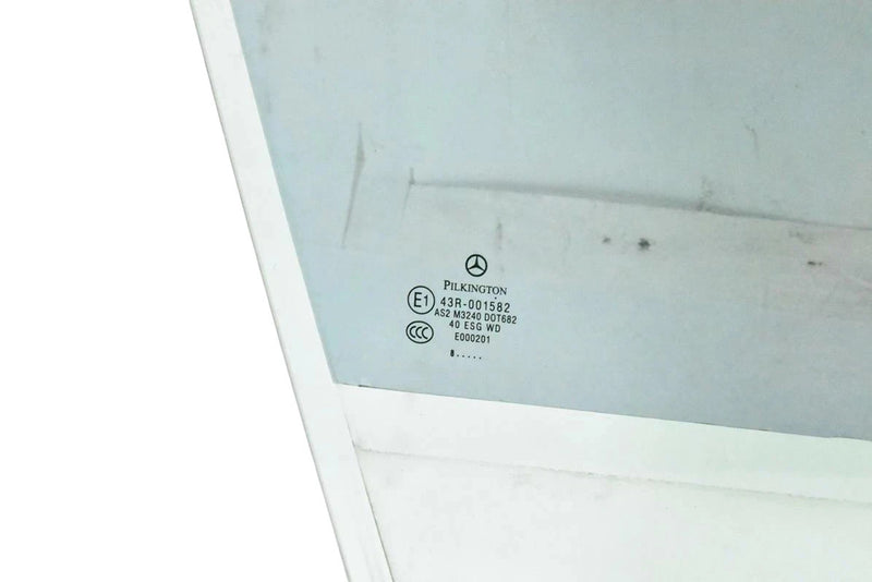 Load image into Gallery viewer, 08-14 Mercedes W204 C250 C300 Front Right Passenger Door Window Auto Glass Oem