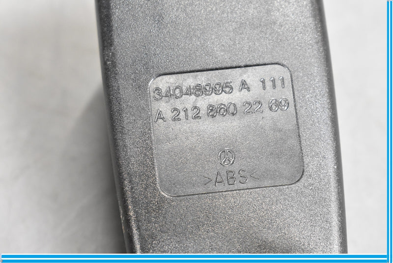 Load image into Gallery viewer, 12-18 Mercedes CLS550 CLS63 W218 Rear Right Side Seat Belt Buckle Oem