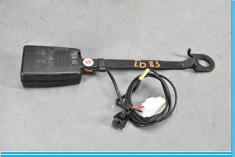 Load image into Gallery viewer, 04-08 Maserati Quattroporte Front Left Driver Seat Belt Buckle Latch Black Oem