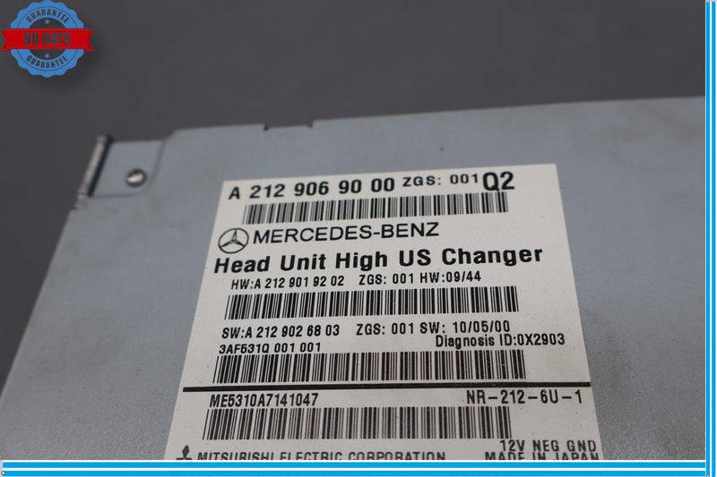Load image into Gallery viewer, 10-11 Mercedes E350 E550 Command Head Unit CD Changer Radio 2129069000 Oem