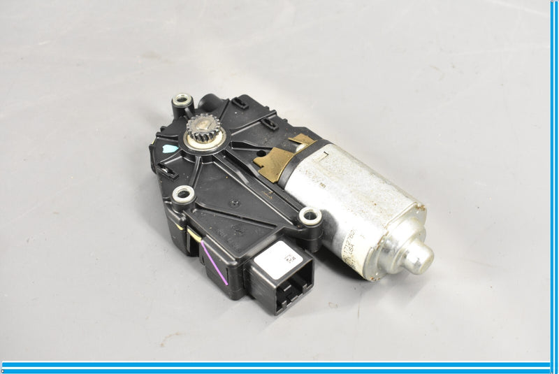 Load image into Gallery viewer, 07-12 Mercedes GL450 GL550 X164 Panoramic Sunroof Sun Roof Motor A1648201442 Oem