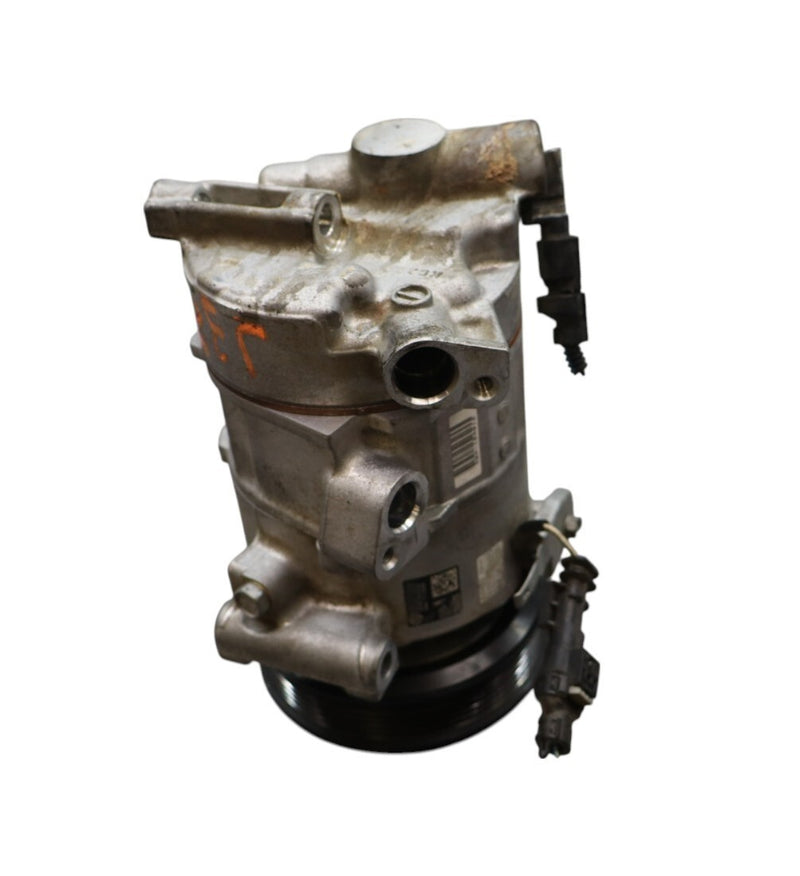 Load image into Gallery viewer, 17-19 Alfa Romeo Giulia 2.0L A/c Ac Air Conditioning Compressor & Clutch Oem