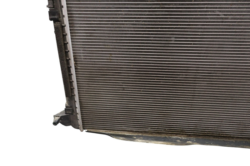 Load image into Gallery viewer, 14-22 Maserati Ghibli 3.0L Front Engine Cooling Radiator Assembly 670038340 Oem