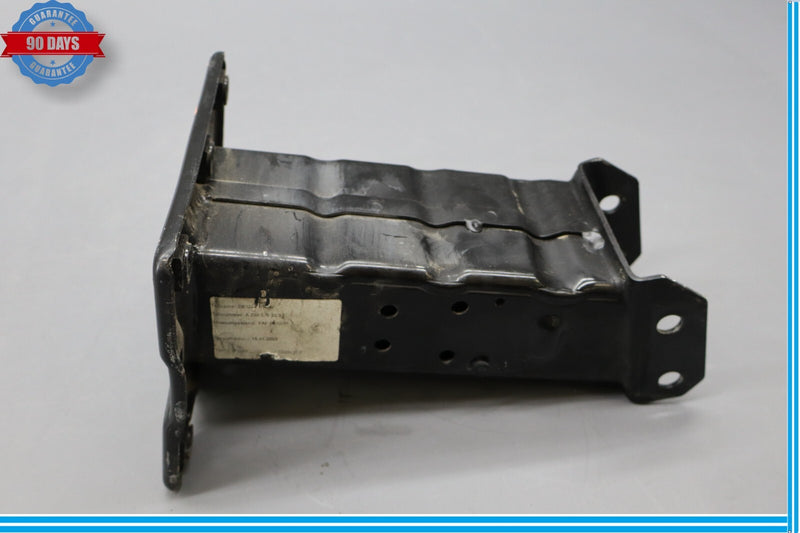 Load image into Gallery viewer, 03-08 Mercedes SL500 SL600 R230 Front Right Passenger Reinforcement Bracket Oem