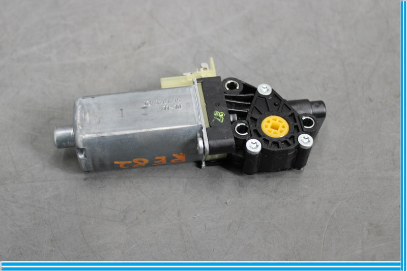 Load image into Gallery viewer, 11-18 Porsche Cayenne Front Right Side Seat Adjust Recliner Regulator Motor Oem
