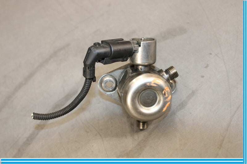 Load image into Gallery viewer, 09-12 BMW 750i 750Li F01 F02 F10 High Pressure Fuel Pump 13517595339 Oem