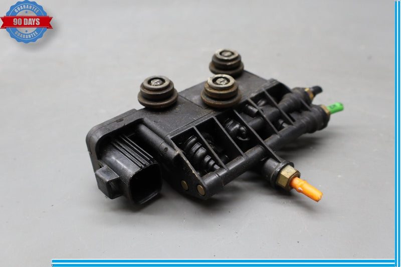 Load image into Gallery viewer, 05-16 Land Rover Range Rover Sport Air Suspension Valve Block Airmatic Oem