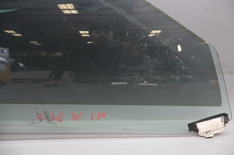 Load image into Gallery viewer, 03-13 Maserati Quattroporte M139 Front Right Side Door Window Auto Glass Oem