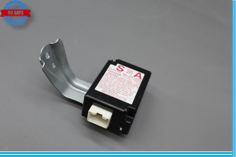 Load image into Gallery viewer, 07-12 Lexus LS460 Smart Door Control Module Receiver 89740-50060 Oem