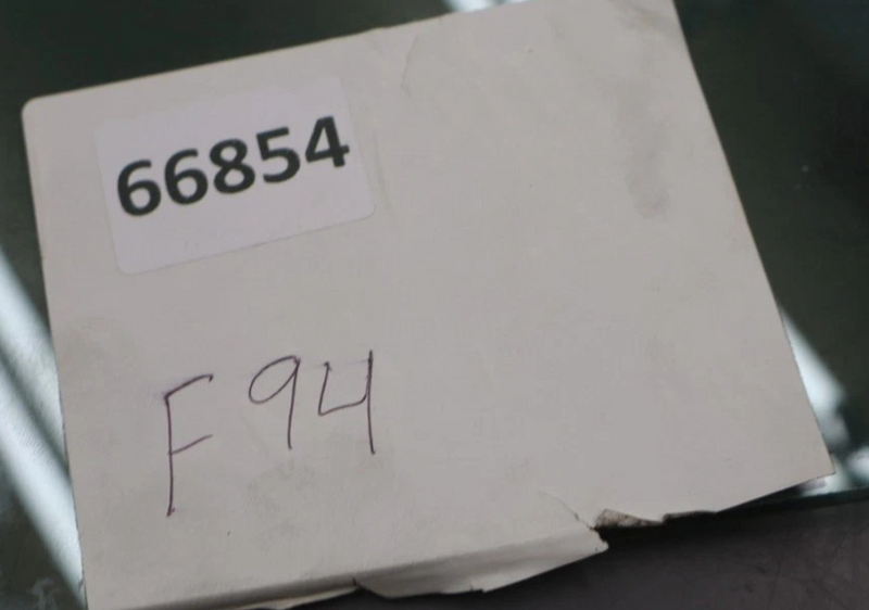 Load image into Gallery viewer, 12-15 Audi A6 Quattro S6 Front Left Driver Side Door Window Glass 4G0845201 Oem