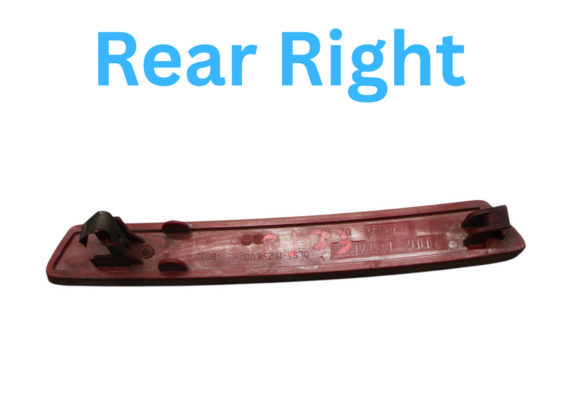 Load image into Gallery viewer, 14-17 Maserati Ghibli Rear Right Side Marker Reflector Lamp 50504339 Oem