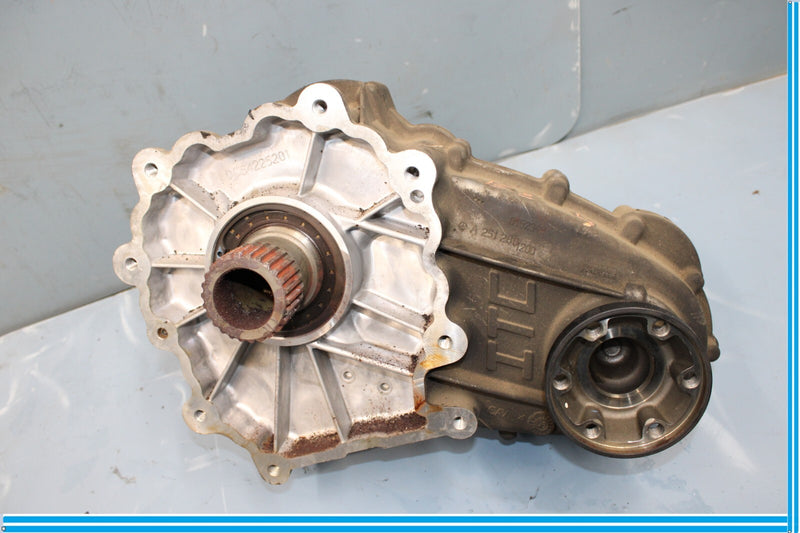 Load image into Gallery viewer, 06-13 Mercedes GL550 GL450 Transmission Transfer Case Gear Box A2512801200 Oem