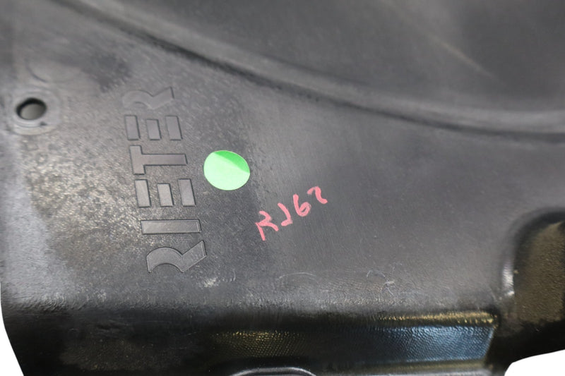 Load image into Gallery viewer, 03-13 Maserati Quattroporte M139 Right Side Engine Motor Cover 069636400 Oem