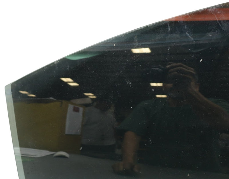 Load image into Gallery viewer, 12-18 Mercedes W218 CLS400 Rear Right Passenger Side Door Window Auto Glass Oem