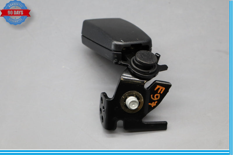 Load image into Gallery viewer, 12-18 Mercedes CLS550 CLS63 W218 Rear Right Side Seat Belt Buckle Oem