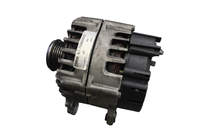 Load image into Gallery viewer, 11-18 Porsche Cayenne 958 Engine Alternator Generator 14W 220 Amp Valeo Oem