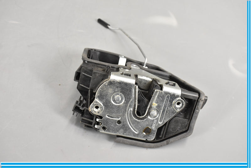 Load image into Gallery viewer, 12-15 BMW E84 X1 Rear Right Passenger Door Lock Latch Actuator Oem