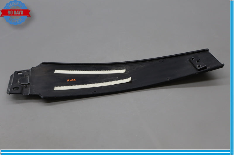 Load image into Gallery viewer, 14-17 Maserati Quattroporte Front Right Exterior Door Pillar Trim Cover Oem