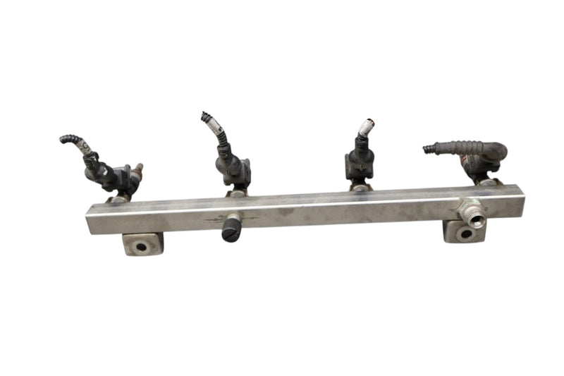 Load image into Gallery viewer, 03-19 Maserati Quattroporte Left Side Fuel Injection Rail Line W/ Injectors Oem