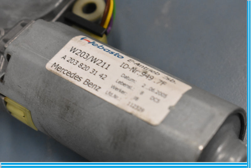 Load image into Gallery viewer, 01-11 Mercedes E320 C240 CLS550 CLS55 W219 Sunroof Sun Roof Motor Oem