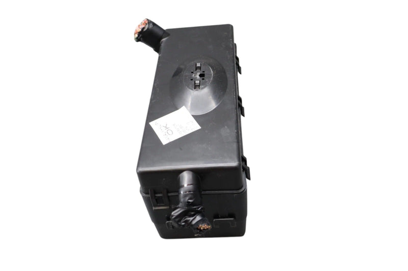 Load image into Gallery viewer, 14-17 Maserati Ghibli S Rear Fuse Relay Box W/ Cover 670030497 OEM