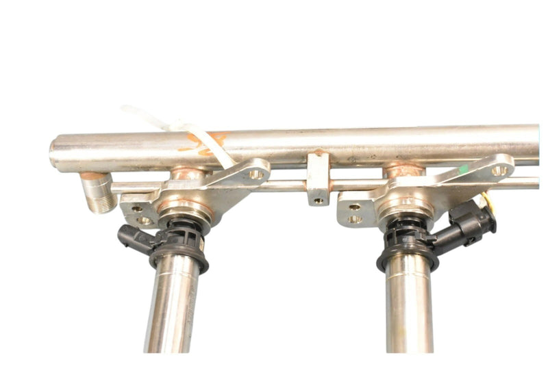 Load image into Gallery viewer, 12-16 Mercedes W207 E350 Right Side Fuel Injection Rail Line w/ Injectors OEM