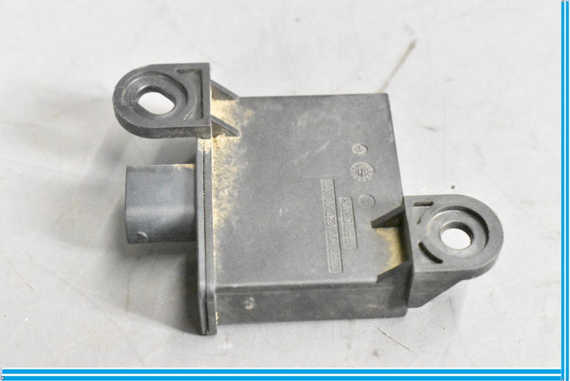 Load image into Gallery viewer, 11-18 Porsche Cayenne Tire Pressure Monitor Sensor Module TPMS 7PP907283 Oem