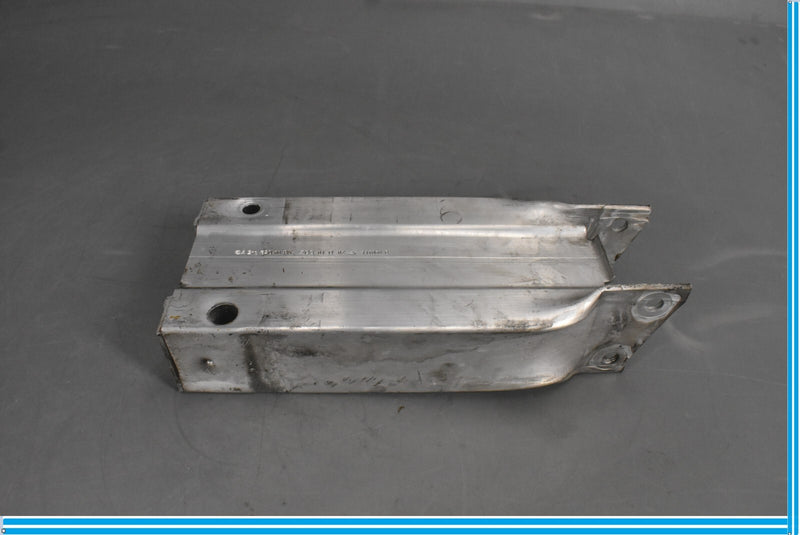 Load image into Gallery viewer, 12-16 Mercedes CLS550 Front Left Driver Side Bumper Reinforcement Bracket Oem