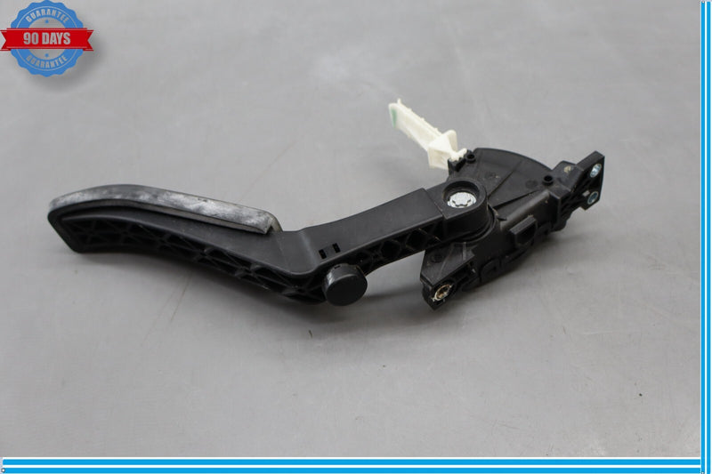 Load image into Gallery viewer, 11-18 Porsche Cayenne Gas Throttle Pedal Accelerator 7L0723507 Oem