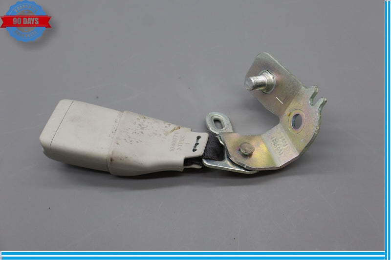 Load image into Gallery viewer, 07-12 Lexus LS460 Rear Left Or Right Side Center Seat Belt Buckle 1046971 Oem