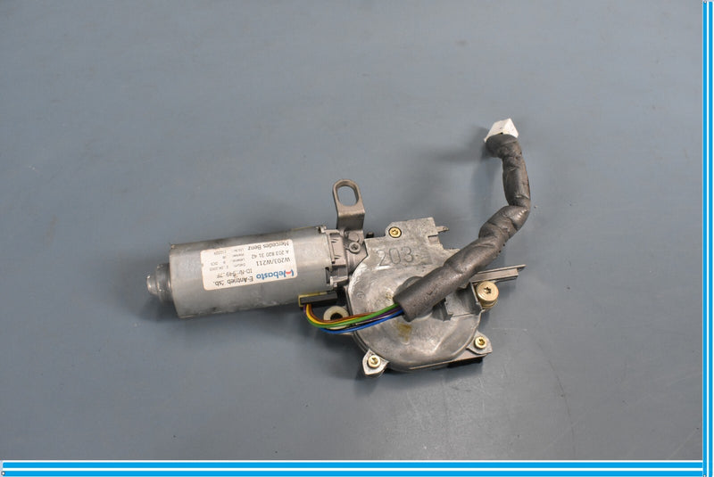 Load image into Gallery viewer, 01-11 Mercedes E320 C240 CLS550 CLS55 W219 Sunroof Sun Roof Motor Oem
