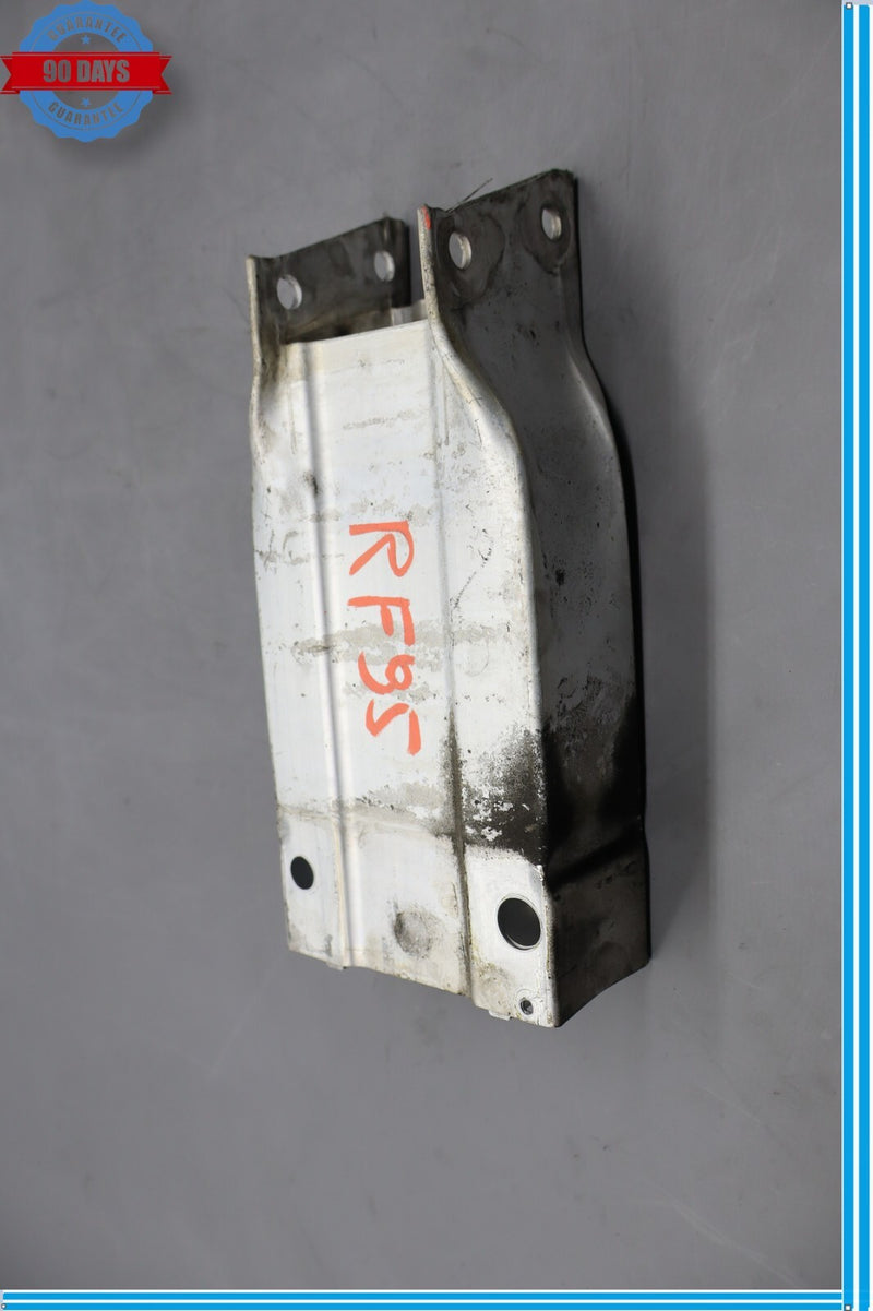 Load image into Gallery viewer, 08-15 Mercedes W204 C300 C350 Front Right Bumper Reinforcement Bar Bracket Oem