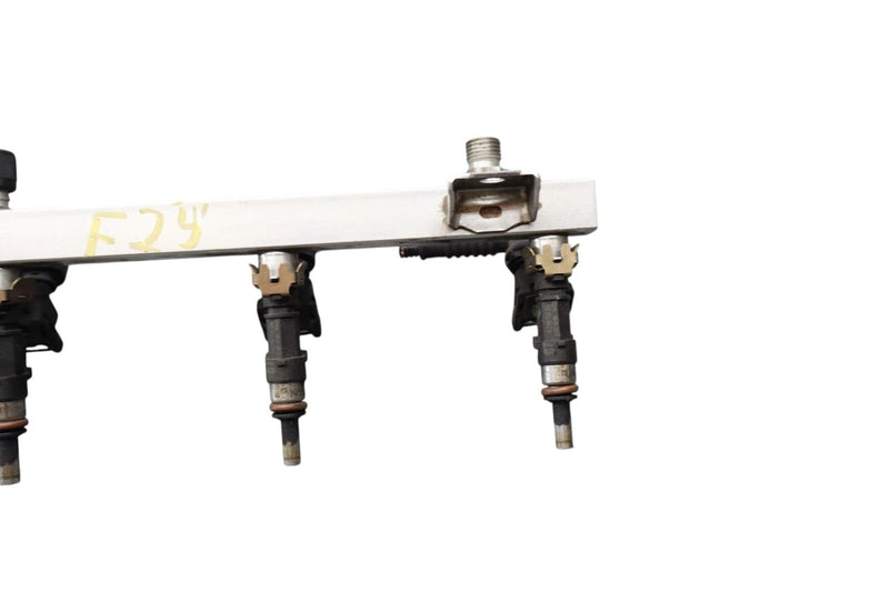 Load image into Gallery viewer, 03-19 Maserati Quattroporte Left Side Fuel Injection Rail Line W/ Injectors Oem