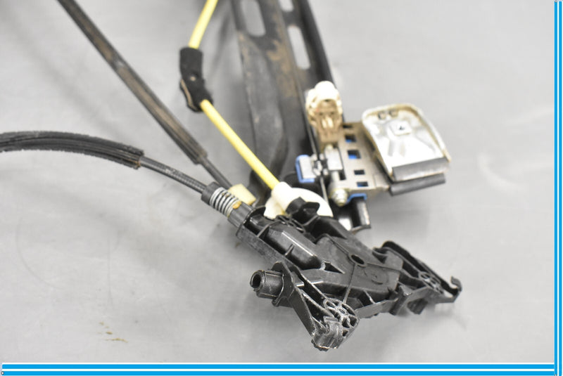Load image into Gallery viewer, 12-18 Mercedes CLS550 Rear Right Passenger Side Door Window Regulator Oem