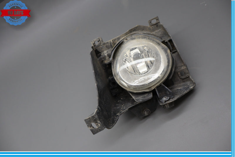 Load image into Gallery viewer, 08-10 Porsche Cayenne S 957 Front Right Side Fog Light Lamp W/ Bracket Oem