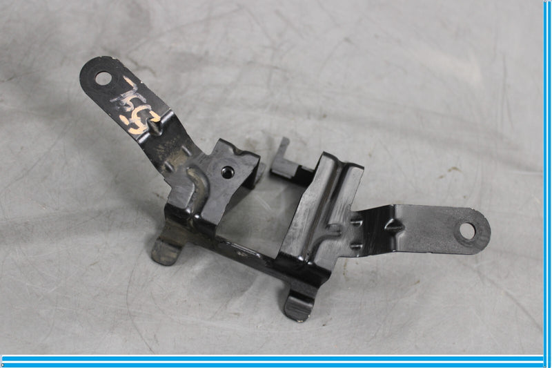 Load image into Gallery viewer, 11-17 Audi A8 A8 Quattro Left High & Low Note Tone Pitch Horn Mount Bracket Oem