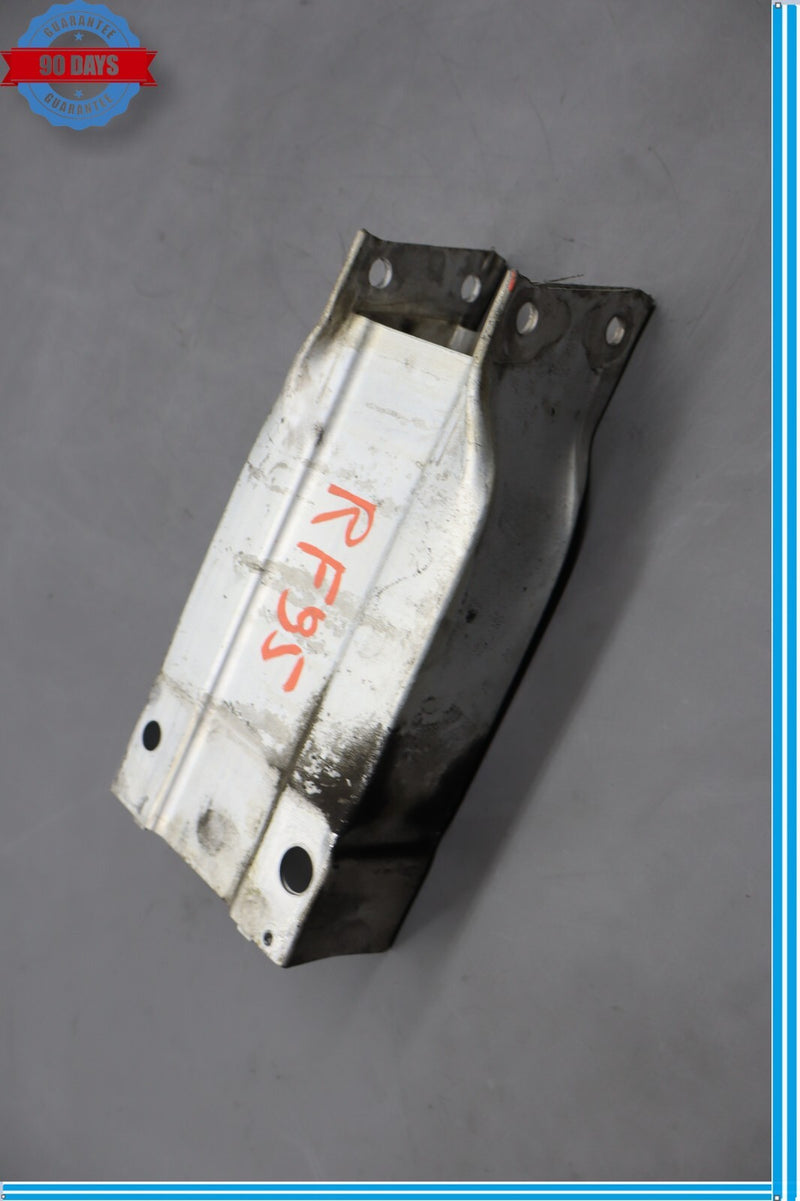 Load image into Gallery viewer, 08-15 Mercedes W204 C300 C350 Front Right Bumper Reinforcement Bar Bracket Oem