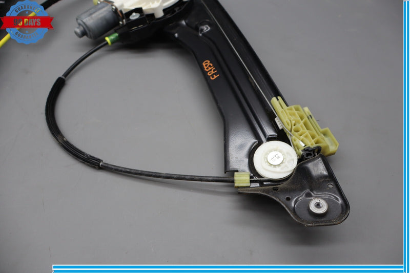 Load image into Gallery viewer, 09-15 BMW 740i 750Li xDrive Front Right Side Door Window Motor Regulator Oem