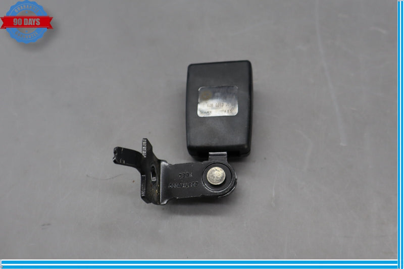 Load image into Gallery viewer, 07-13 BMW X5 E70 Rear Left Or Right Side Seat Belt Seatbelt Buckle Oem