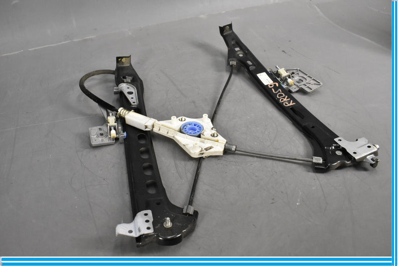 Load image into Gallery viewer, 06-11 Mercedes CLS550 W219 Rear Right Side Door Window Regulator w/o Motor Oem